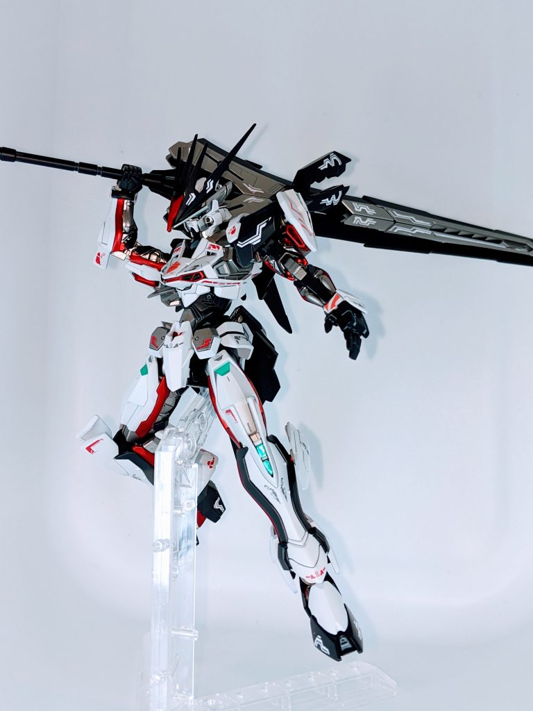 ロードアストレイΩと云えば大剣担いだシルエットですよね♪