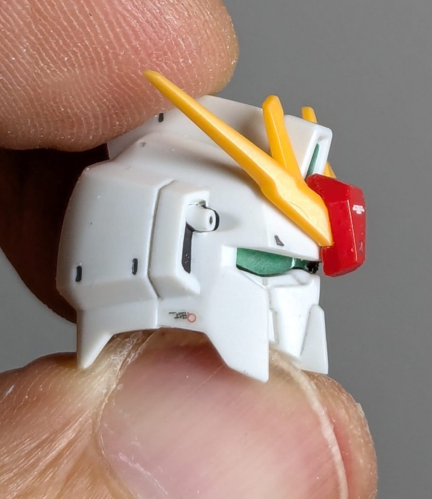 まず目の凸は削り落とし、