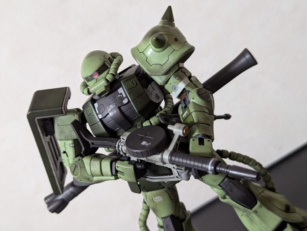 武器類は一部ガルグレーにしてアクセントをつけてみました。