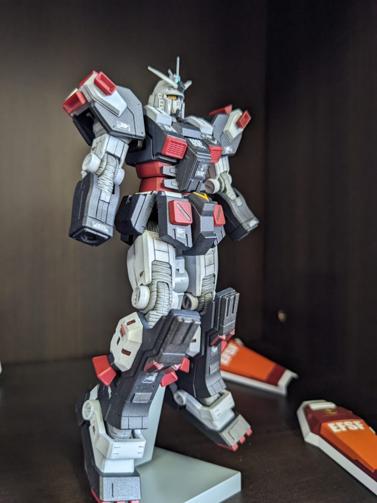 ウェザリング後、ほんの少しだけ分かる程度に合わせ目を消してないのでやはり目立つな手抜きでシール貼ったけど、塗ったほうが良いねー 場所にもよるかな