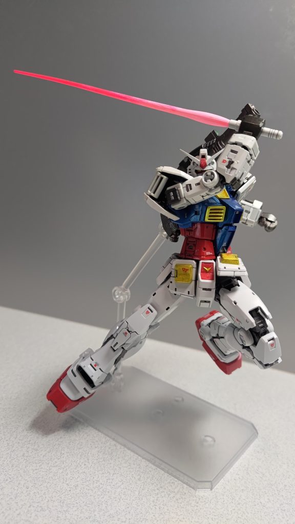 ビームサーベル抜刀! エフェクトは蛍光ピンクとクールホワイトです。