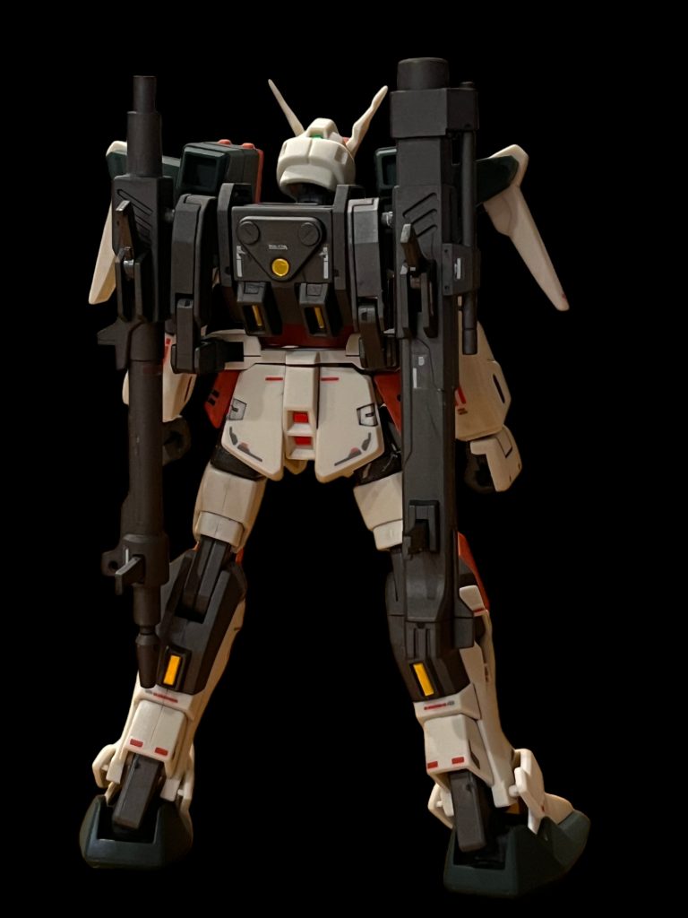 後ろ姿もマッシブで良い感じです