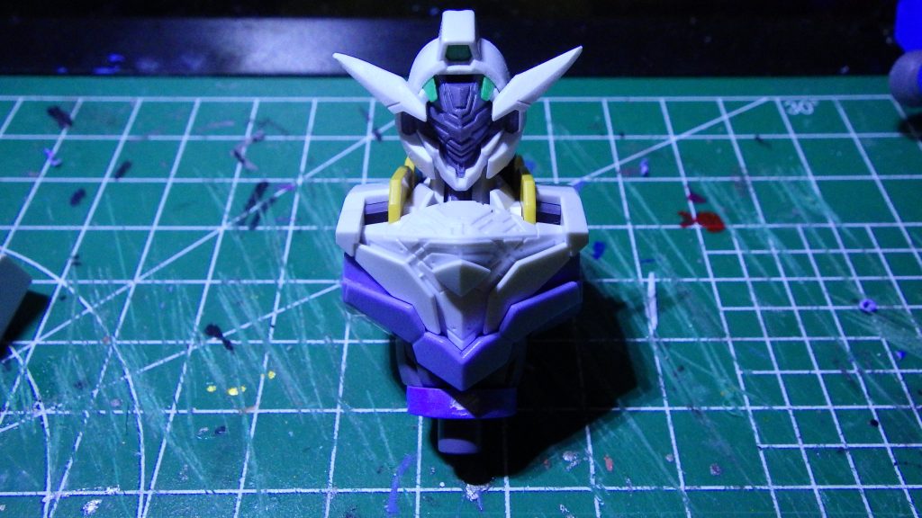 腕に対して本体が寸詰まりになってしまうので、30mmの輪っかパーツを胴体につけ、若干延長しています。このパーツがぴったりの大きさでした。