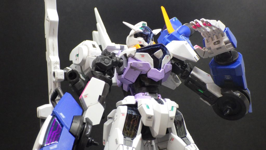 円形の台座に軸関節なので、結構な可動域を確保できました。