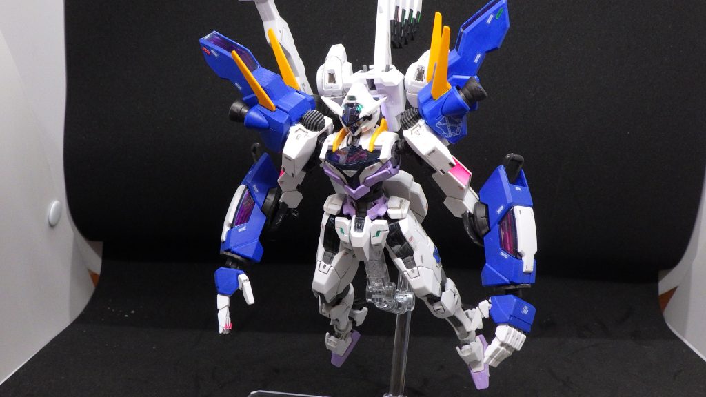 巨大な両腕を持つ、異形のGUND-ARM!