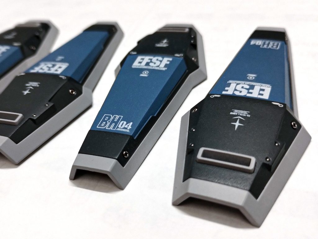 4枚あるシールドには0.5mmのメタルボールと排熱穴(メッキビーズ)を埋め込んでディテールアップ。