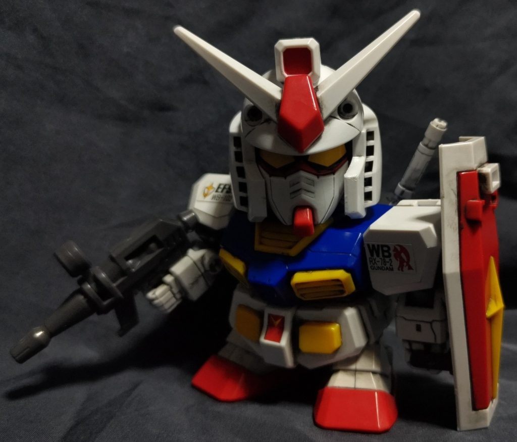 シールドを持たせてみたり。付属のコアファイター＆コアブースターは、組み立てていません。