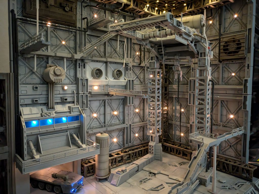 塗装前の格納庫です。