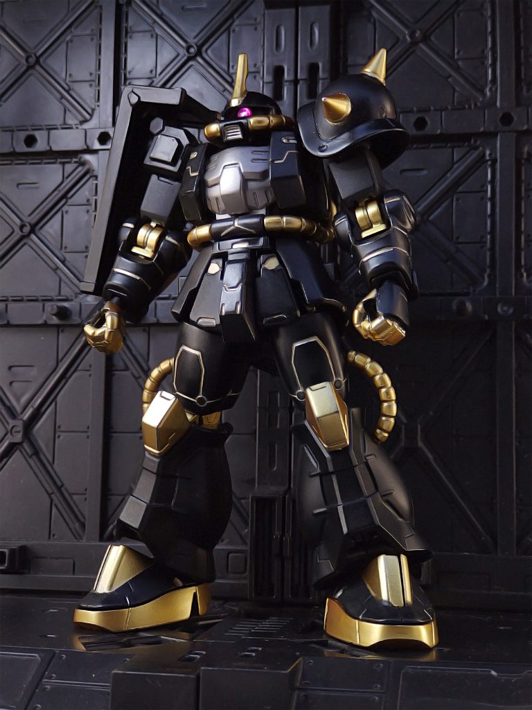 緑のザクはいかにもやられメカというイメージですが、色が黒・金になると随分と強そうで、ボスキャラっぽさが出ている気がします。