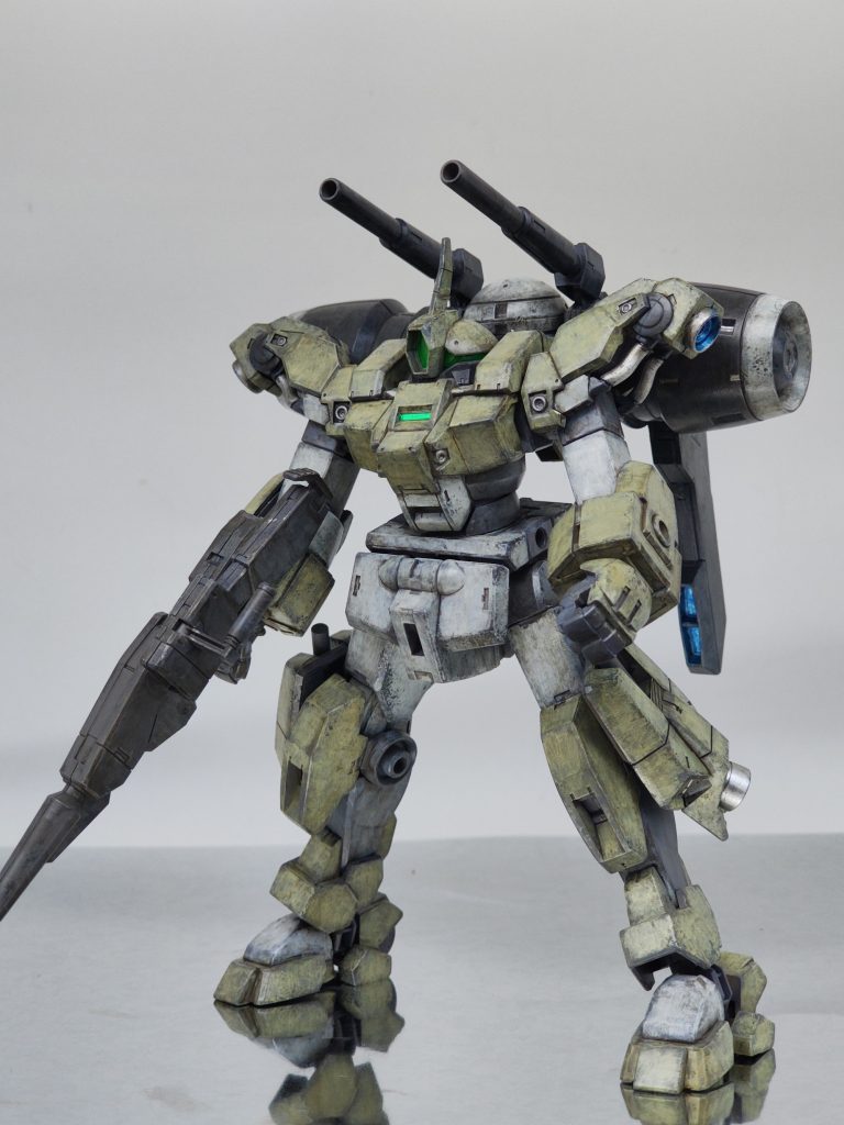 自分用メモ、色レシピメカサフヘビィ(イージーペインター)からの水性ホビーカラー、白: ガルグレー>グランプリホワイト本体メイン: サンディイエロー > デミトレーナーチュチュ専用機イエロー黒いところ: ファントムグレー > グレーバイオレット関節、ウェスト、肩、膝下等のグレー部: メサフヘビィ残し明灰白色(1)あとは部分的にチタンシルバー(エナメル)、クリアブルー本体メインの色、設定から外した訳ではなく、アニメ寄りにもうちょっと茶色系になるはずだったんですが(ちゃんとスプーンで試した)、想定外に緑っぽくなってしまいました。色の名前にイエローしか入っていないのに、何故緑に...白い部分を増やしたぐらいですが、多少塗り分けを変えました。