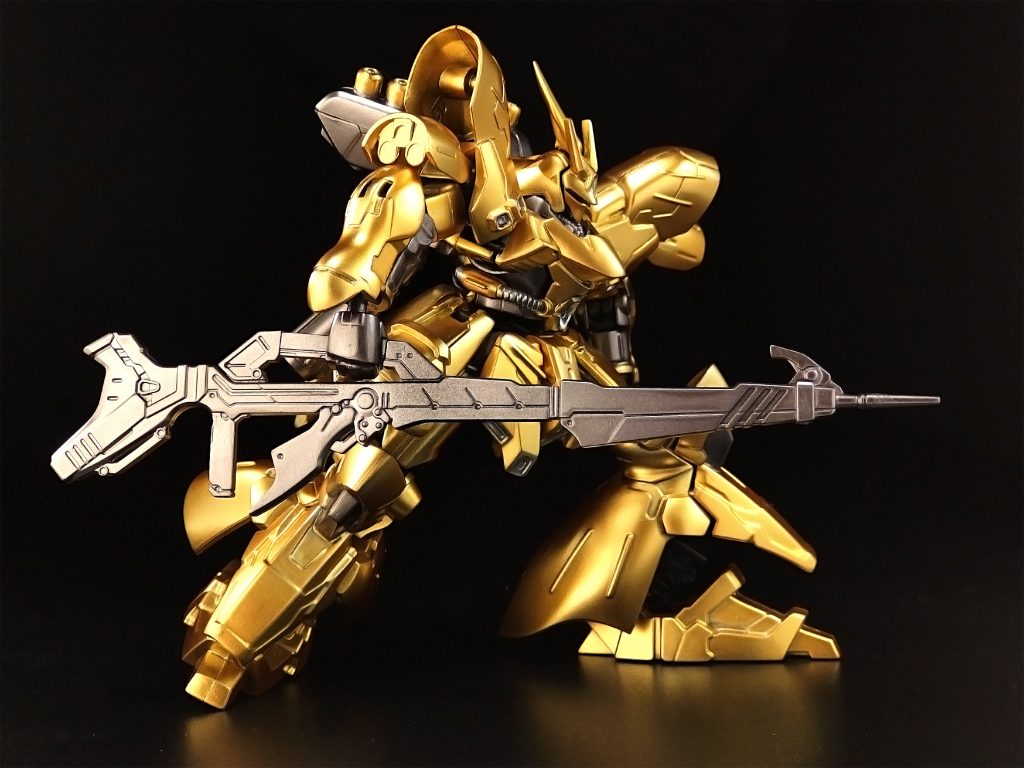 ガンダムマーカーのイエローゴールドは発色や輝きに優れていて、最高の金色が表現出来ると感じています。これまで個人的に、様々なメーカーのゴールド塗料を使用してきましたが、このイエローゴールドを超える物はほぼ見当たりませんでした。