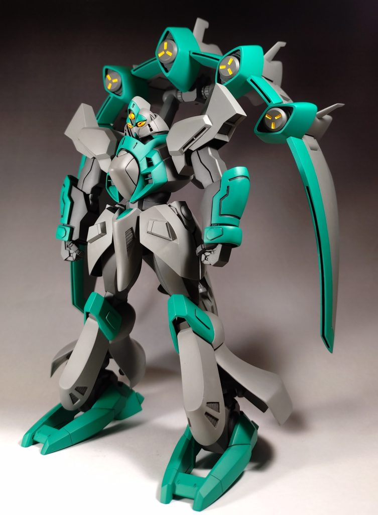 大きな特徴は胸部ダクトを二段にした所(設定では左右1つずつ)当初は市販の拳を付けていましたが設定に寄せる為に手元にあった昔のHDMを参考に自作したところ力強さが増したので良かったです