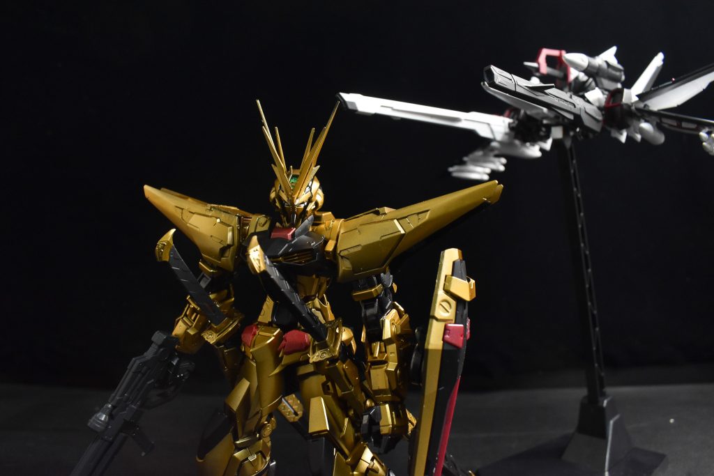 【塗装】ゴールド：ガイアカラー スターブライトゴールド＋クリアーオレンジブラック：ガイアカラー サーフェイサーEVOブラックグレー：NAZCA メカサフスーパーヘヴィレッド：Mrカラー GXメタルブラッディレッド