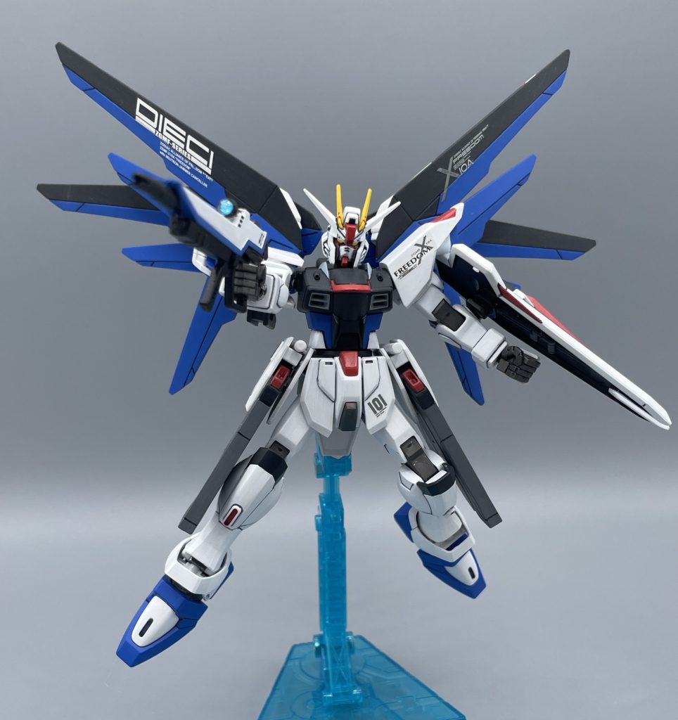 ルプスビームライフル　オープニング・タイトルバック風。