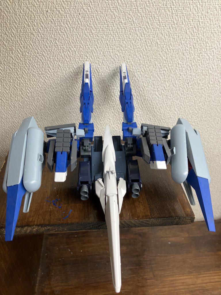 今回制作したバックパックのイメージは、ライトニングガンダムフルバーニアンBWSをイメージして制作しました使用したキットは、バイアラン・カスタムとマルクスワンユニット、ライジングフリーダムガンダム、マイティーストライクフリーダムガンダム、シナンジュです.....ただ、ミサイルポットのキットは思い出せ無いんですよね