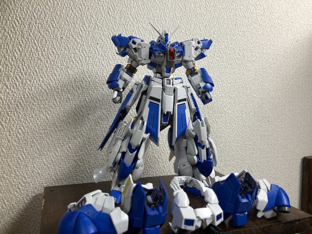 追加装甲着脱版です腕以外の追加装甲は制作は簡単でしたが、腕は中々苦戦し制作に手間取ってしまいました