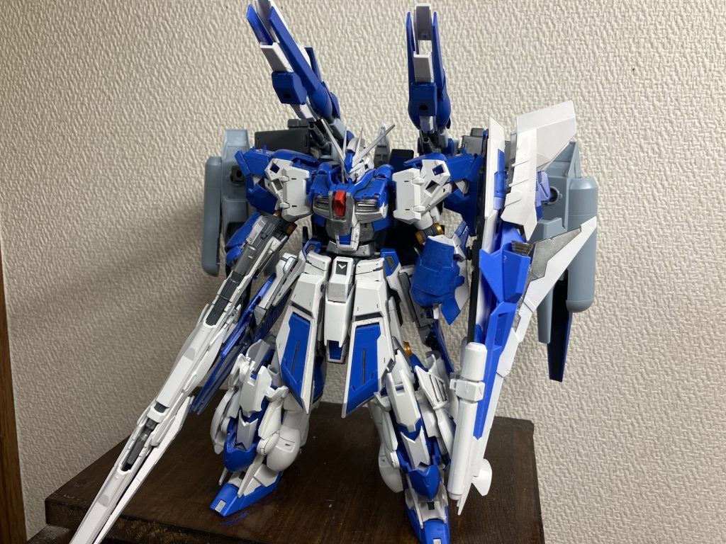 武装を持たせてみました過去に制作したライフルとシールドを改修しました