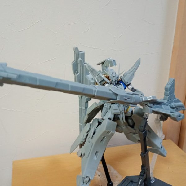 MG　リマスターストライクをベースに暁を作製しています外装はデジモでリマスターストライクの体型に合うように1/100をベースにアレンジせっかくなのでデスティニーシルエット（細部が違うけれど）をデジモで出力し装備できるようにしてみましたサイズが６５cm重量２kgなので流石にシルエットモードには出来ません（1枚目）