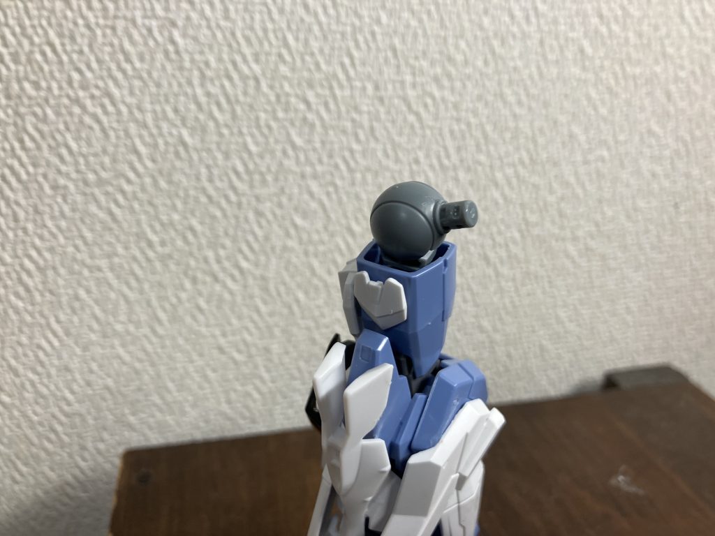 トーリスリッターの足を作ってる際、可動パーツが異様に硬く折れないか心配でヤリスなどを使い動きやすくしましたが時既に遅く白色化してました、どうしようも無いので代わりになるパーツを探してた際、ザウォートを見つけ使おうとしましたが接続軸が太かった為、ヤスリ掛けをしハマるようにしましたついでに少しだけ延長もしました