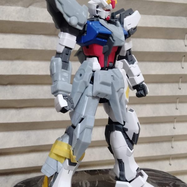 MG　リマスターストライクをベースに暁を作製しています外装はデジモでリマスターストライクの体型に合うように1/100をベースにアレンジせっかくなのでデスティニーシルエット（細部が違うけれど）をデジモで出力し装備できるようにしてみましたサイズが６５cm重量２kgなので流石にシルエットモードには出来ません（3枚目）