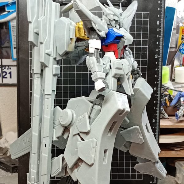 MG　リマスターストライクをベースに暁を作製しています外装はデジモでリマスターストライクの体型に合うように1/100をベースにアレンジせっかくなのでデスティニーシルエット（細部が違うけれど）をデジモで出力し装備できるようにしてみましたサイズが６５cm重量２kgなので流石にシルエットモードには出来ません（5枚目）