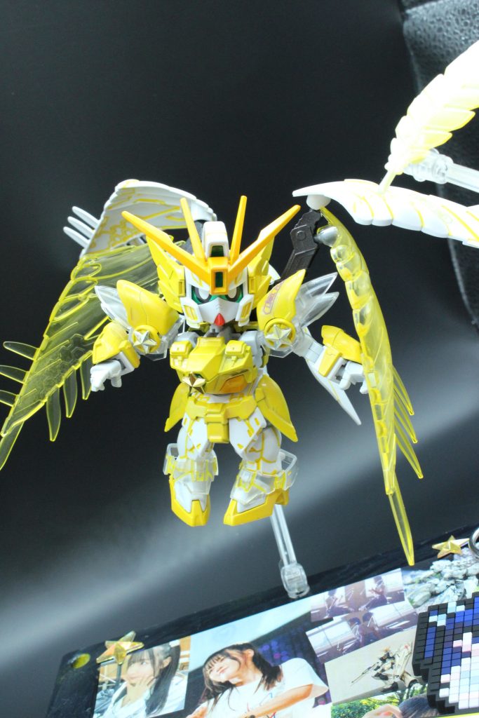 ごつくならないように、クリアーパーツで全体を細く小柄に見えるように工夫しました。