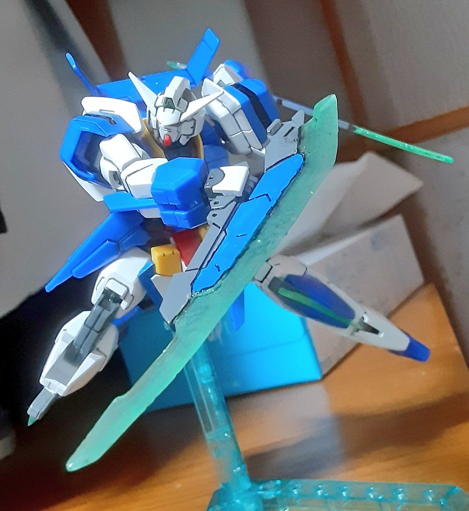 ブレード、両手持ち状態