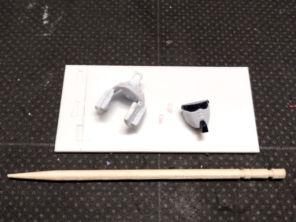 目にはハイキューパーツさんの小さなピンクのクリアパーツを使っています。