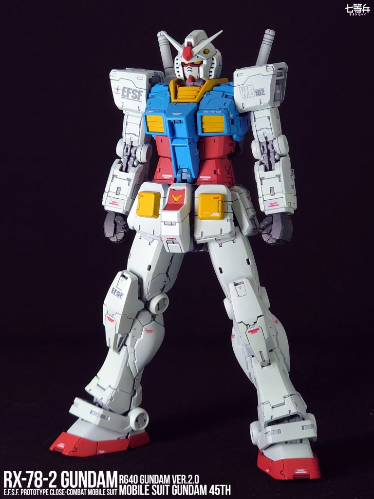 工作は胸ダクトと腰周りを少し好みの形にしています。ヒザはフレームを少し削って、力が入って見えるようにしました。塗装は黒下地にクレオスのアニメカラーで、フレームは露出部周りの色から少し暗くした色にして塗り分けを減らし、アニメ版のイメージに近くなるようにしてみました。デカールはありものです。フレームなど新しい造りに苦戦しましたが、作っていて楽しいキットでした。