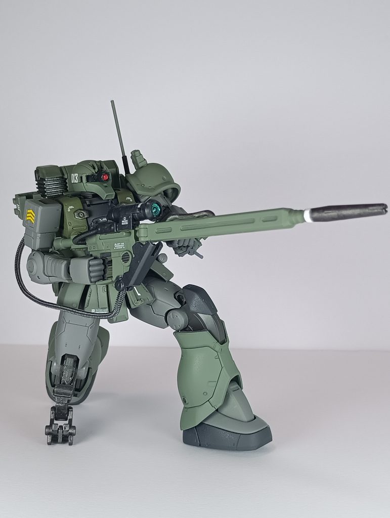 狙撃ポーズもバッチリです。