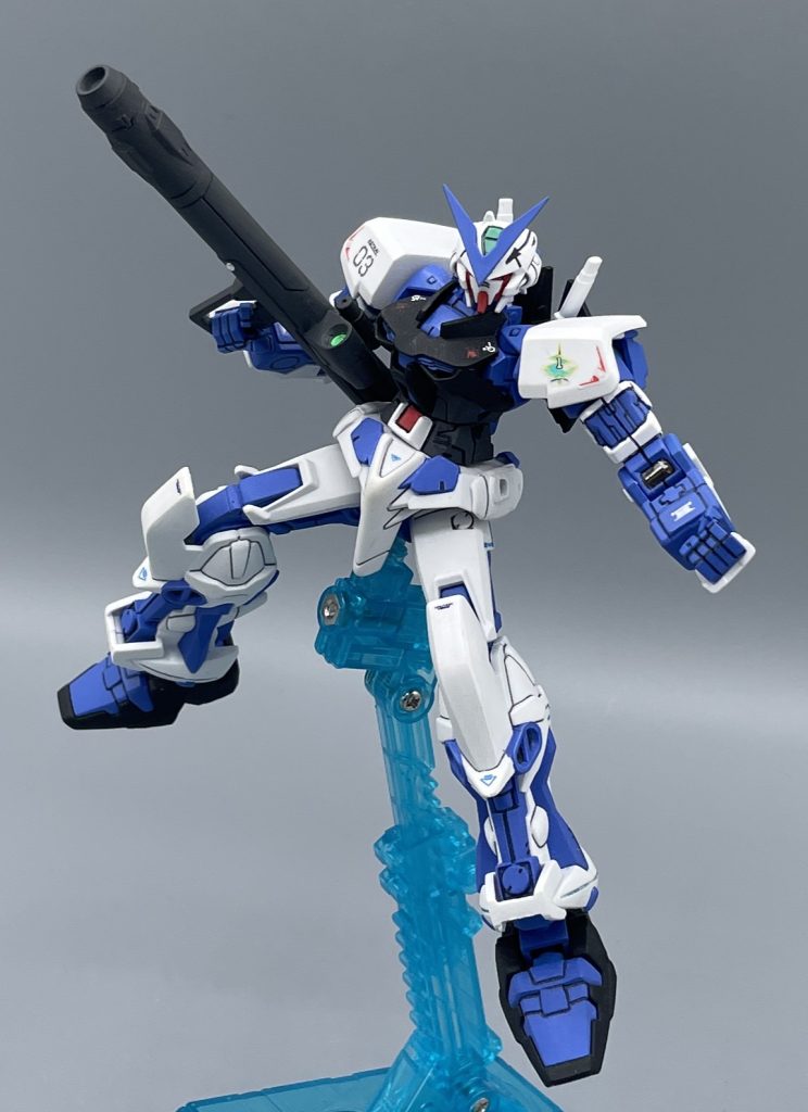 ”とあるモビル・ジン”とは・・・？ 　劾がブルーフレームに乗る前は「劾専用モビル・ジン」を愛機として戦っていました。しかし、ある時ザフトと交戦になり、”オレンジのジン”との戦闘で相打ちとなります。劾のジンも、その戦闘で大破してしまいました。オレンジのジン・・・あの”黄昏の魔弾”ことミゲル・アイマンです。　