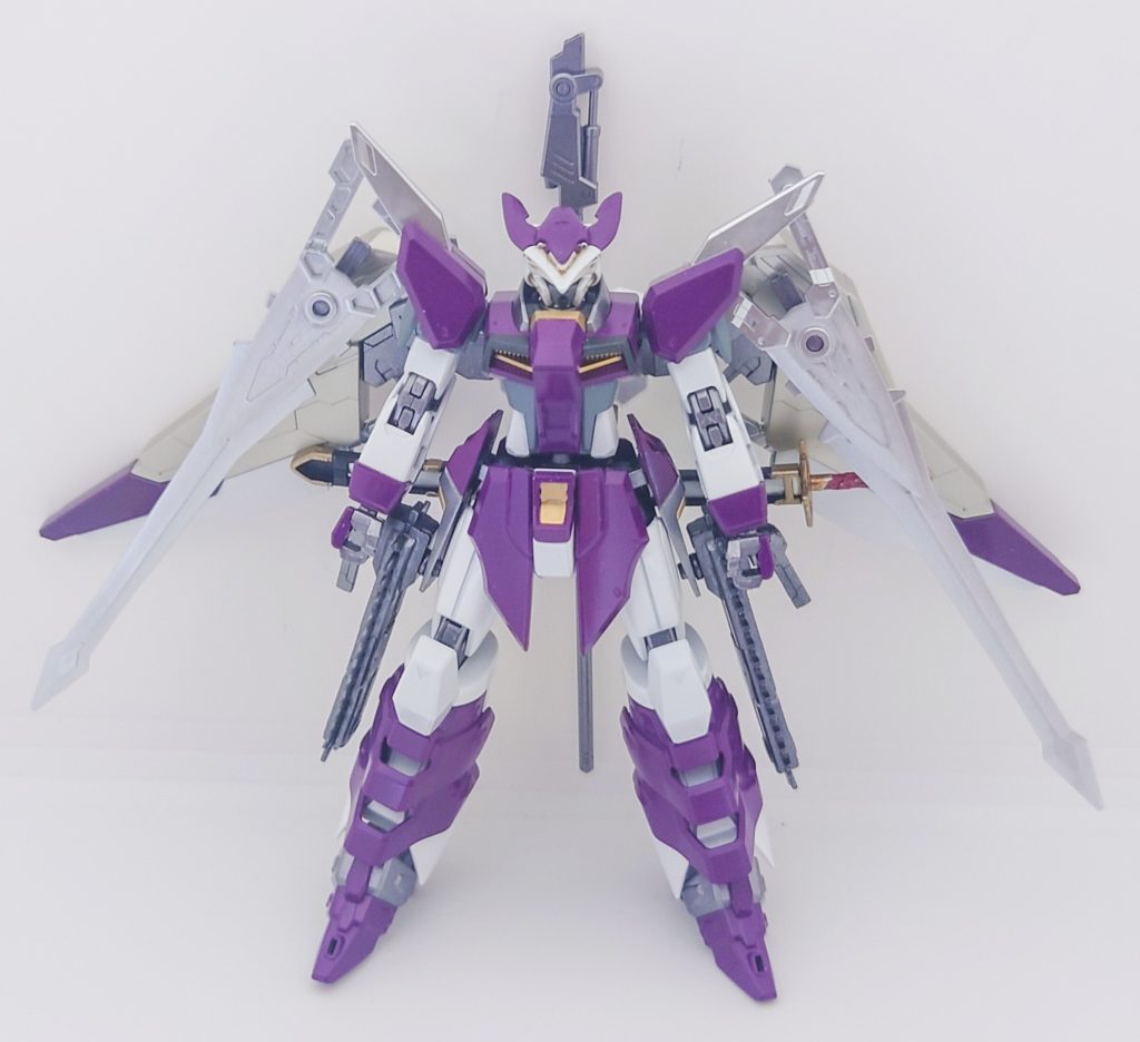 正面12の武器を操る近接戦闘特化の機体を想定し、カラーリングは少しダークヒーローのような紫で仕上げてみました。