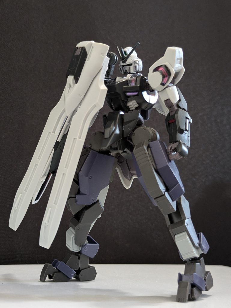 ガンプラレビューを見てたら、アストレイノーネイムを気に入りまして、シュバルゼッテのビッドとアムアムを使ってマント風に他パーツは、ミカエリス、V2、境界戦機のブレイディファントムを使用してます