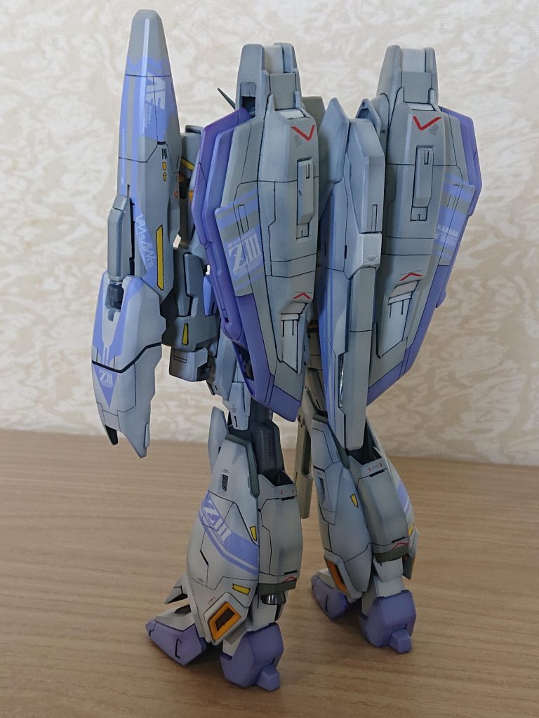 貼ってみた。コレは微調整がいるものの、なかなか良い具合にサイズが合う。