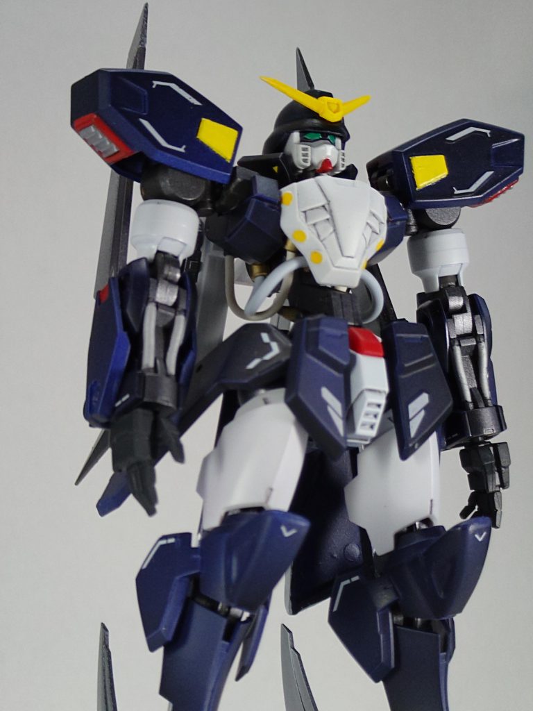 グリムゲルデの胸部分をシュピーゲルにしただけでは、物足りなさが隠せなかったので動力パイプ増やしてみました。