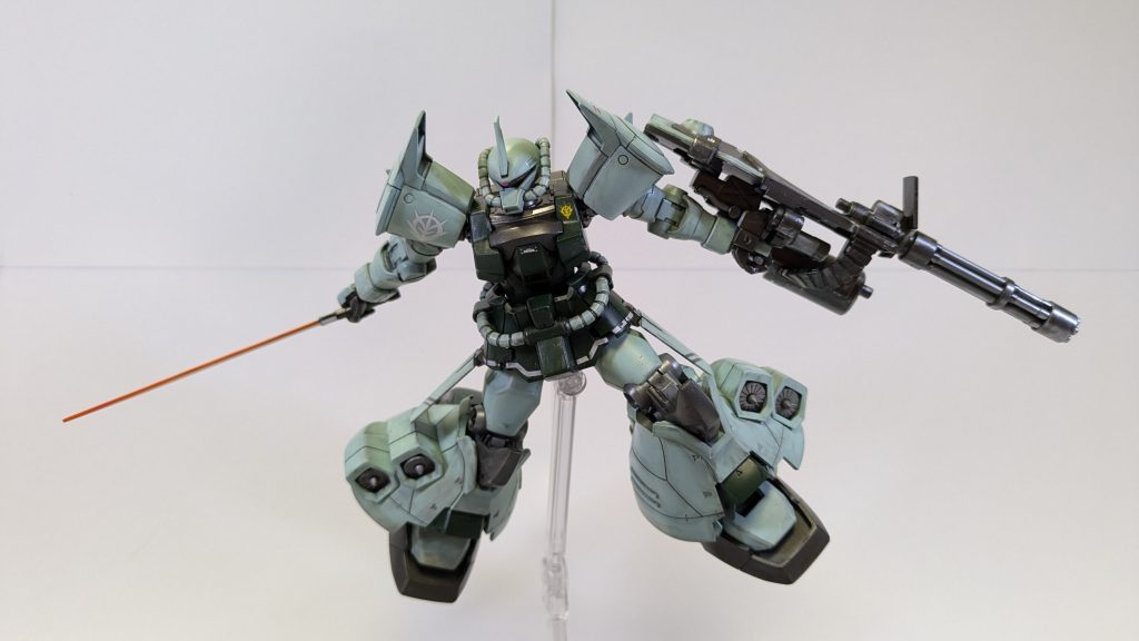 グフ フライトタイプベース限定キットで前から作ってみたかったんで今回選びました。今回、ジオラマ風土台に合う様に汚しまくりましたw