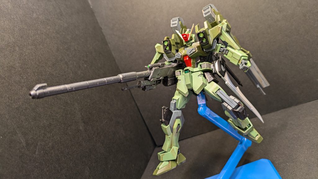 そのままでは手持ち無沙汰なので、バスターといえば小脇に抱える長物ですね