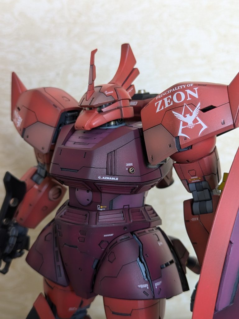 後頭部の鶏冠も大型化しました。