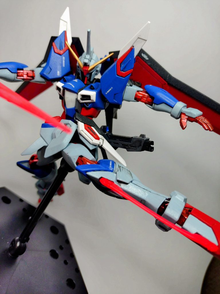 ビーム重斬脚ジャスティスといえばコレ。手で斬ったほうが早いのにコレでわざわざ斬るのがスタイリッシュなんです。