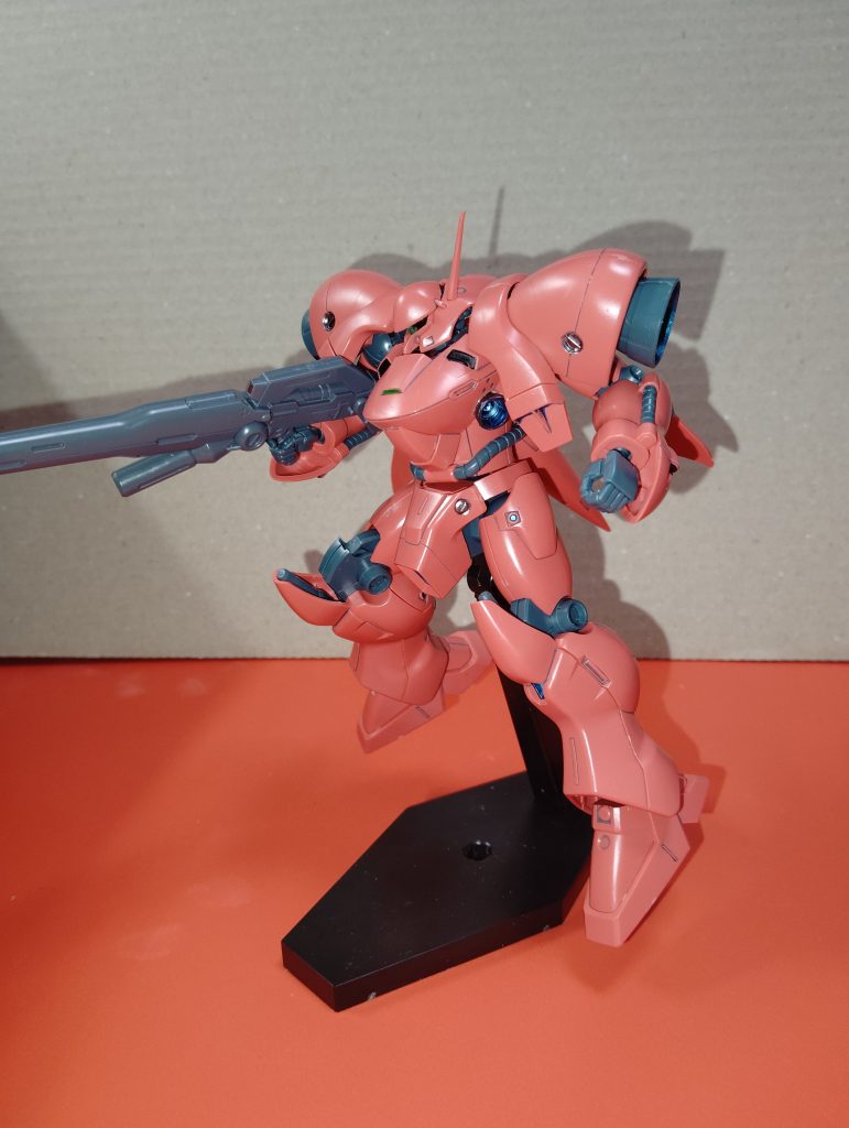 ビームマシンガンを持たせるのが苦手だぁ…。