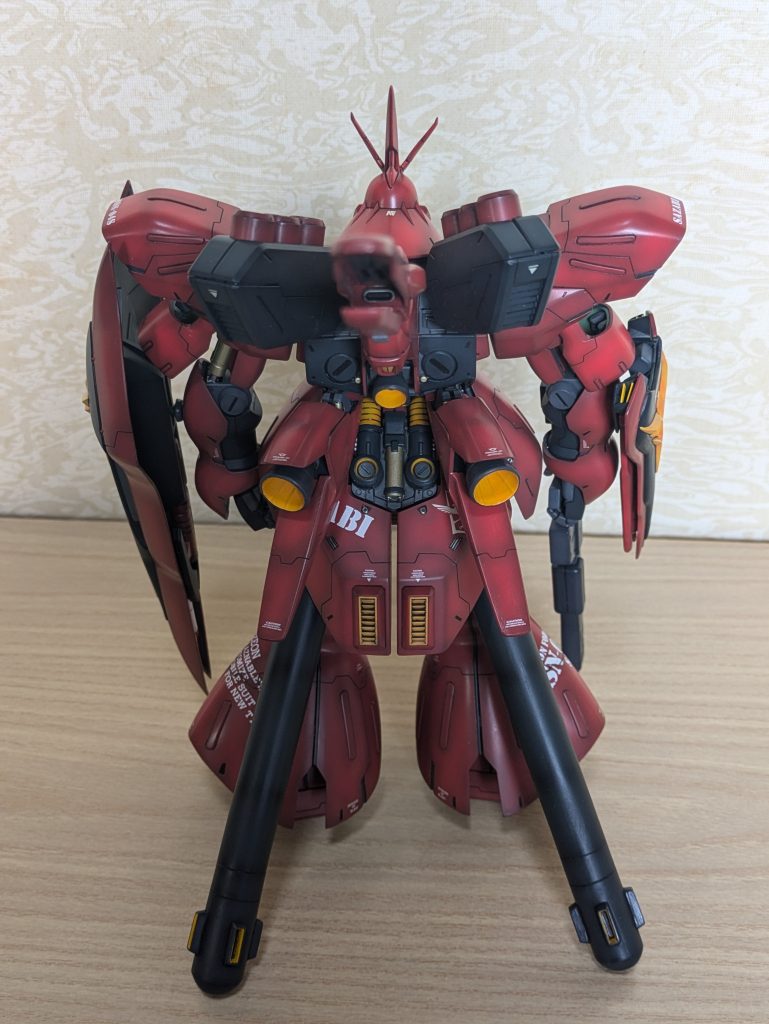 外付けのバーニアはジャンクパーツとプラ板で制作しました。結構フレキシブルに可動します。