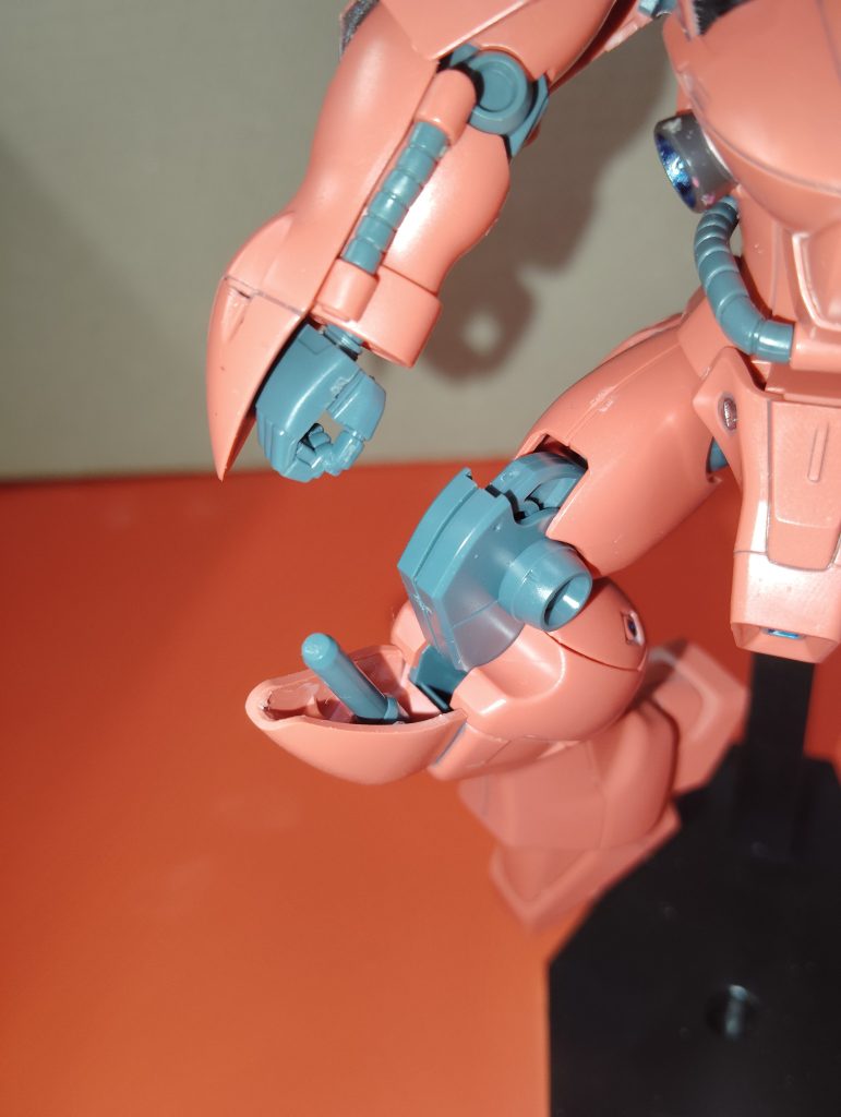 サーベルをしまう所がないので簡単に制作、ここであってるかな…？