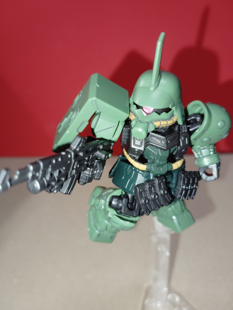 シールなどはほとんど貼っていませんが、スミ入れはしています。