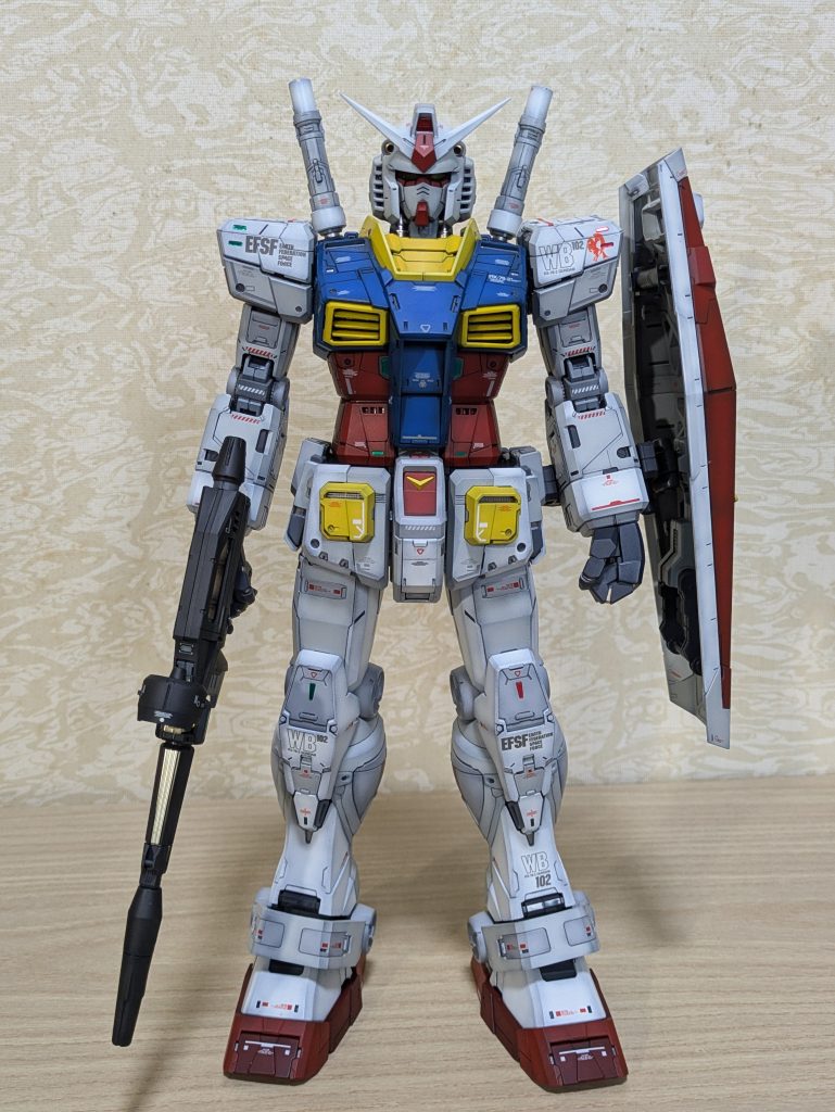 デカールは水転写ものに換えてあります。大文字類はMG ver.kaのデカールを貼っています。