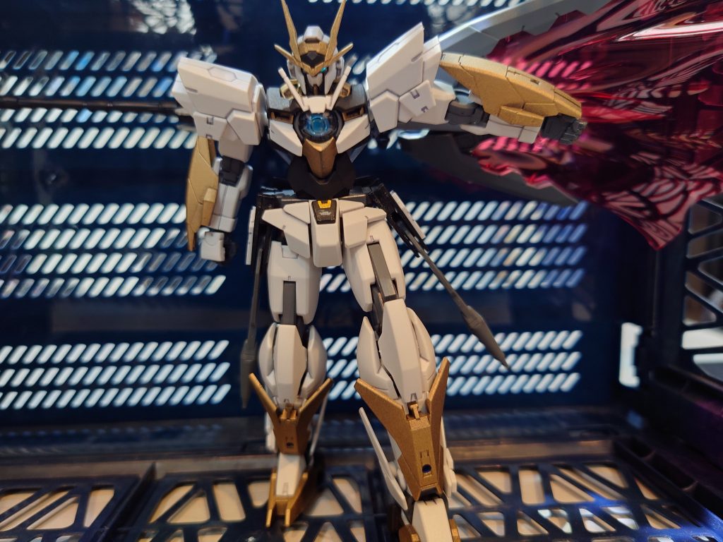 前回との比較。青メタルシール、前肩のプレート、ロードロングソード