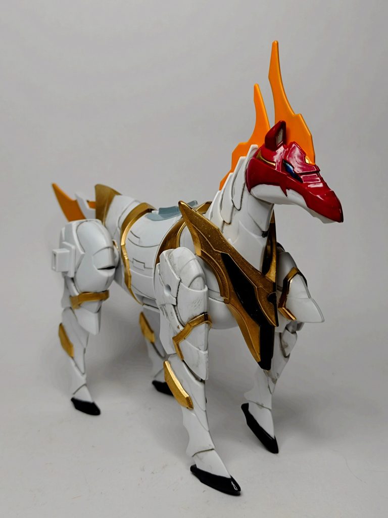 軍馬（ナイトワールドver.）汎用型の追加オプションです。元のカラーから変更してます。おじさんの中ではガンダムが乗る馬はこのカラーリングなんです。