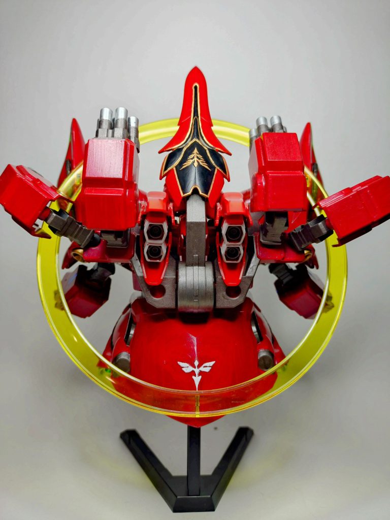 背面(サイコシャード&武装展開)アームユニットの砲身はシルバー、メガ粒子砲はゴールドでなんとなく差別化してます。
