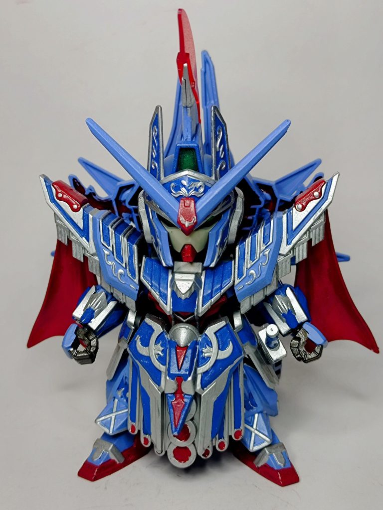 正面（装備あり）シルバーで塗装した直線的なデザインの塗り分けは比較的カンタンでした。丸いのが苦手なだけかもしれません。