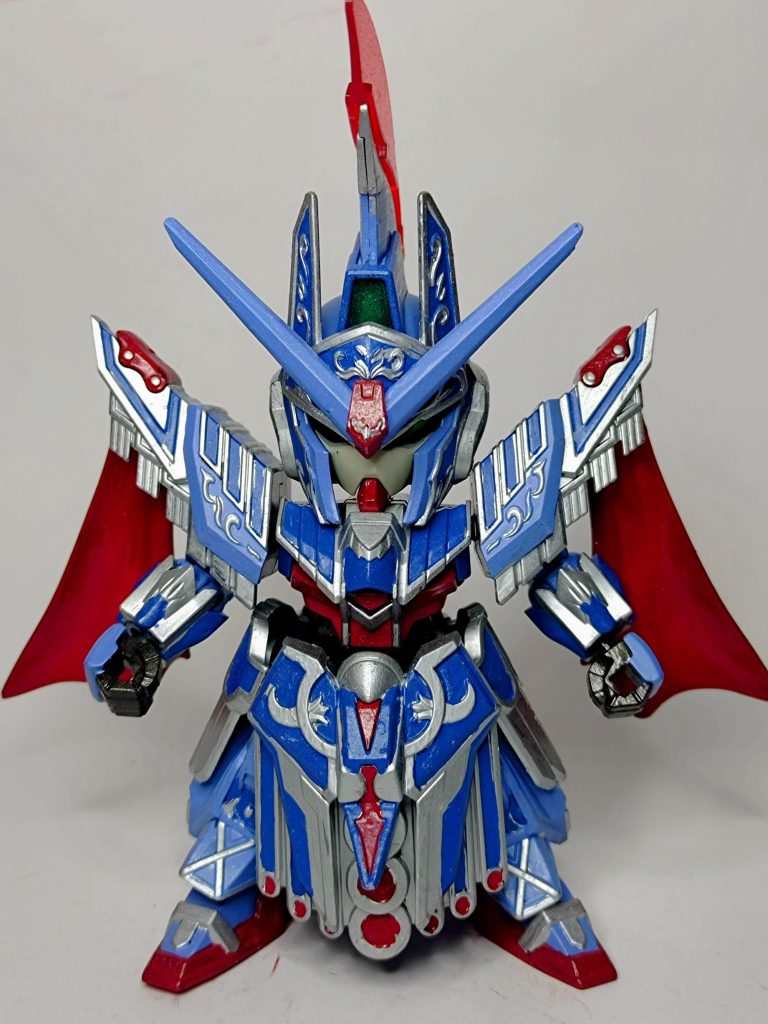 正面（装備なし）ショルダーアーマーに付いているこのタイプのマントは結構好きなデザインです。