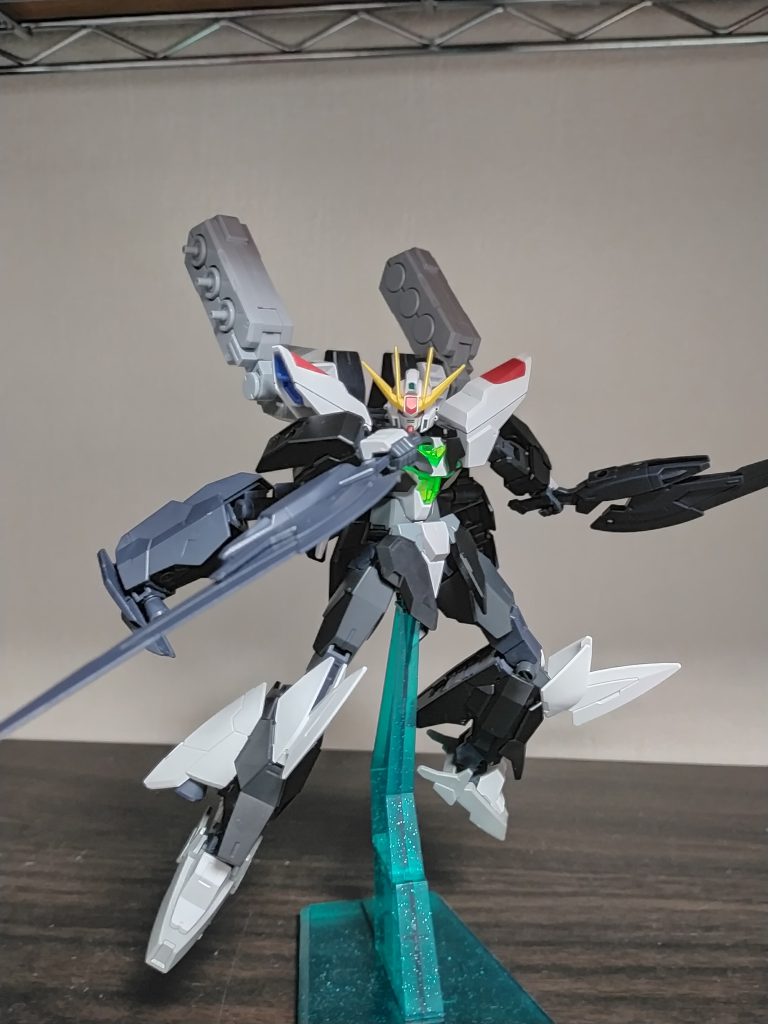 ブレイドビットビーム刃を生成できる片手剣。ビットとしても使用可能。